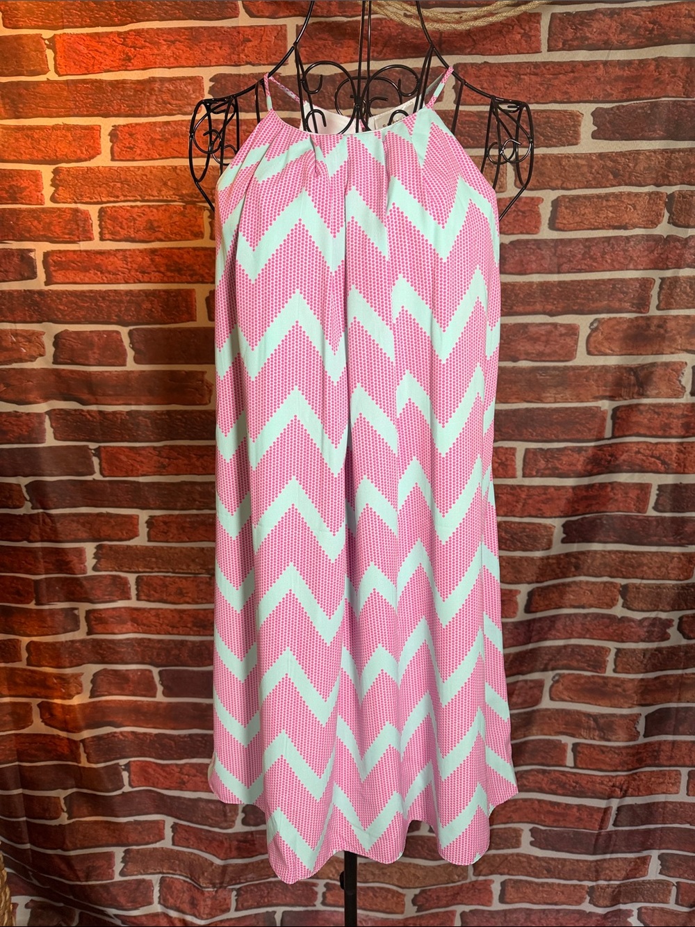 👗 Embrace Chevron Mini Dress — Pink/White — Sz M / F